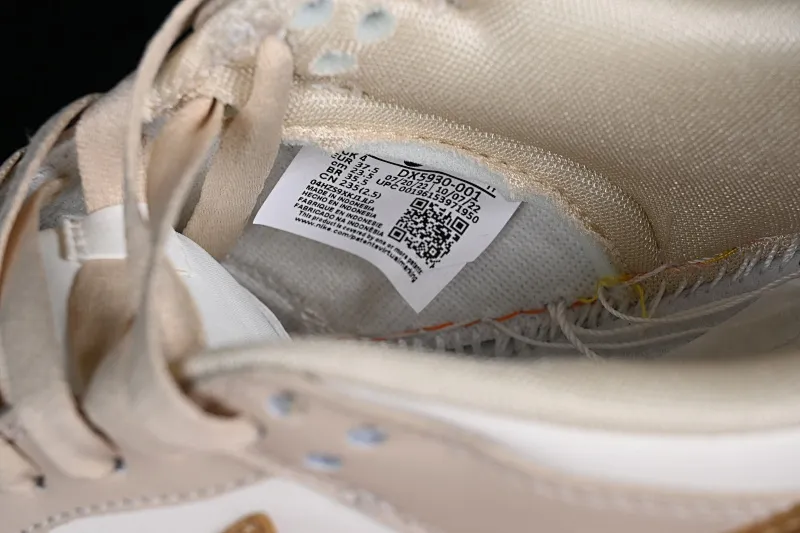 All categories Nk SB Dunk series Nk SB Dunk Low low-top sneakers F version Nk Dunk Low beige gold hook SB low-top sports and leisure sneakers DX5930-001